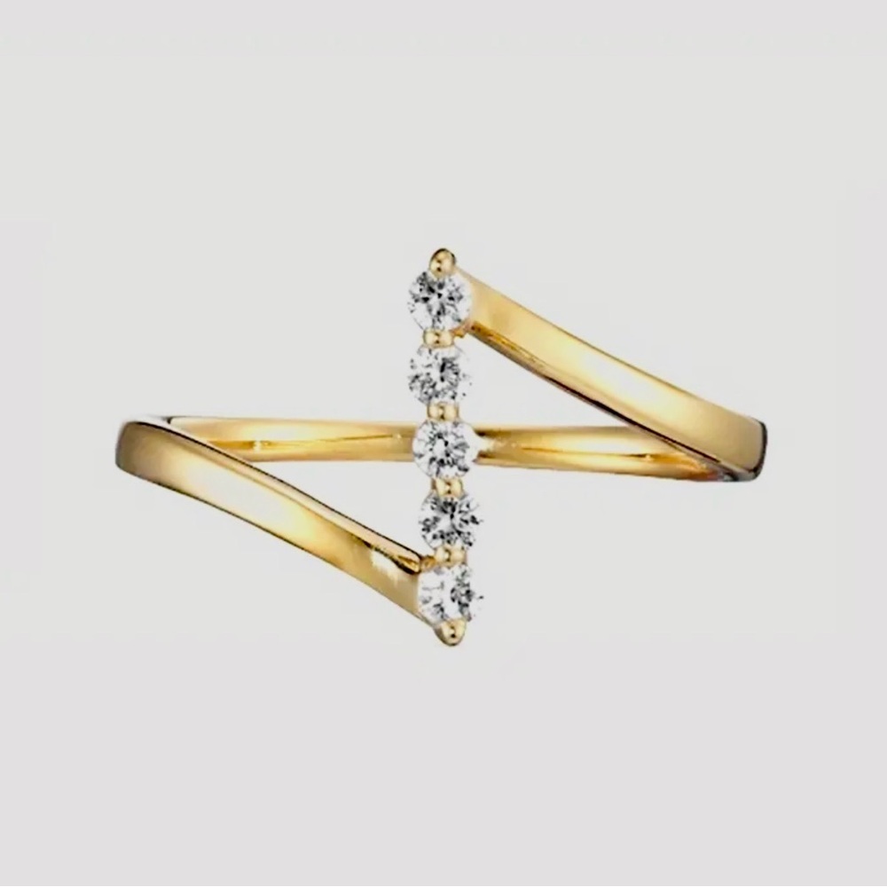 NEW Minimalist 18k Gold & Lab created Diamond Ring